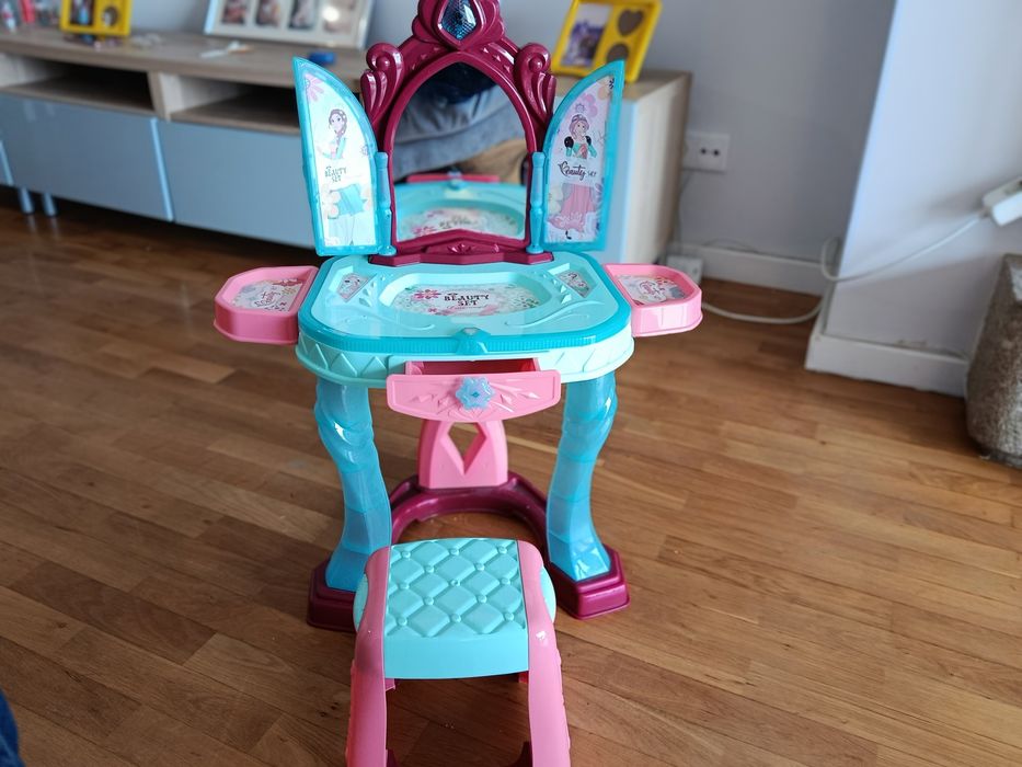 Penteadeira Infantil com luzes e musicas