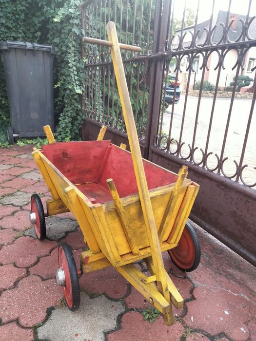 Drewniany wózek dla dzieci