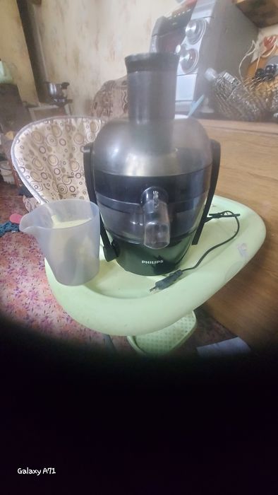 Продам соковыжималку Philips