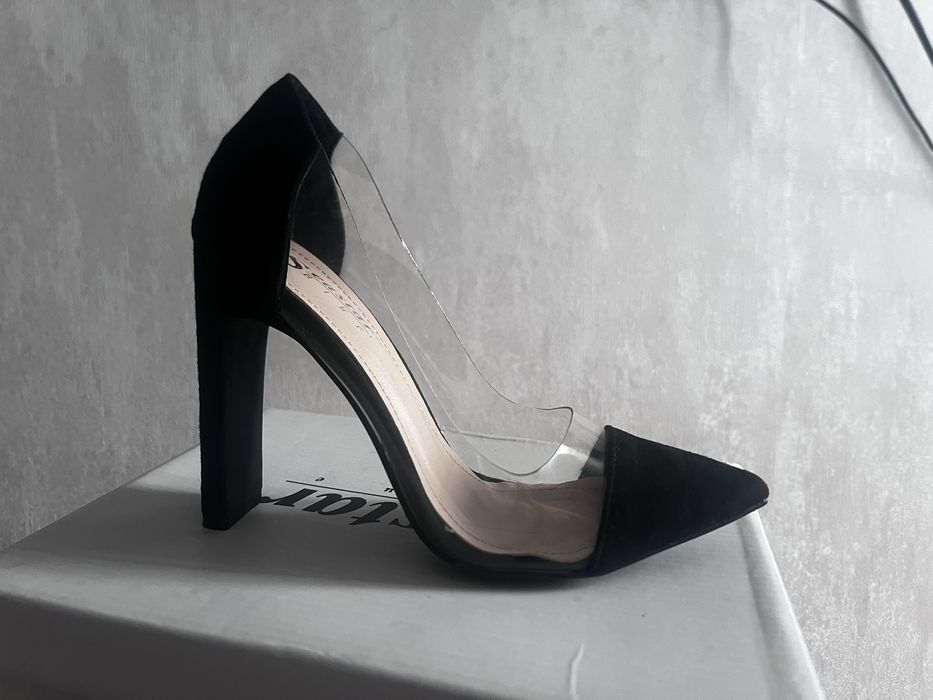 Туфлі з прозорими вставками