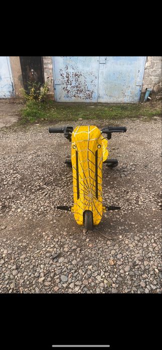 Дрифт карт жовтий павук