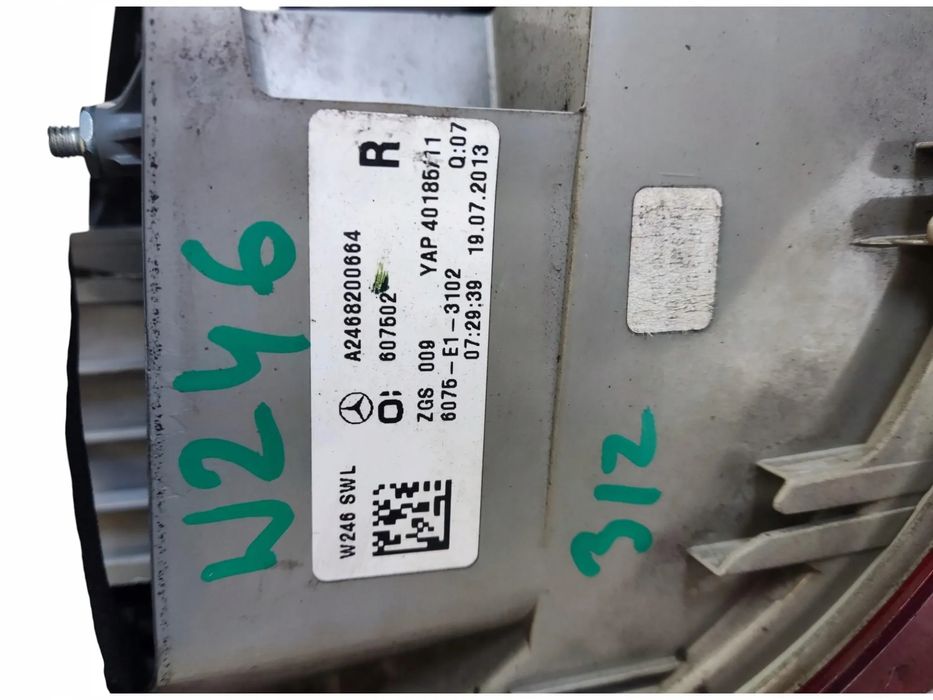 Mercedes B Klasa W246 Lampa Prawa Tylna TYŁ A2468200664
