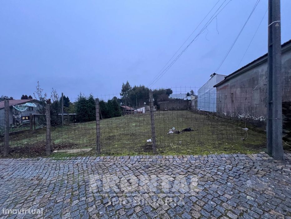 Terreno Urbano - 680 m2 | Pedroso e Seixezelo, Vila Nova De Gaia — Pedroso E Seixezelo, Porto
