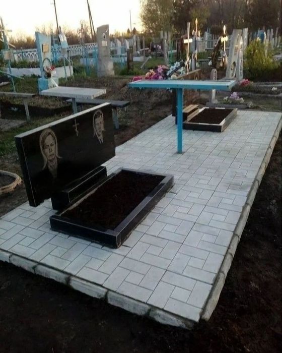 Пам'ятники та комплекси воїнам. Благоустрій.  Плитка та бордюри.
