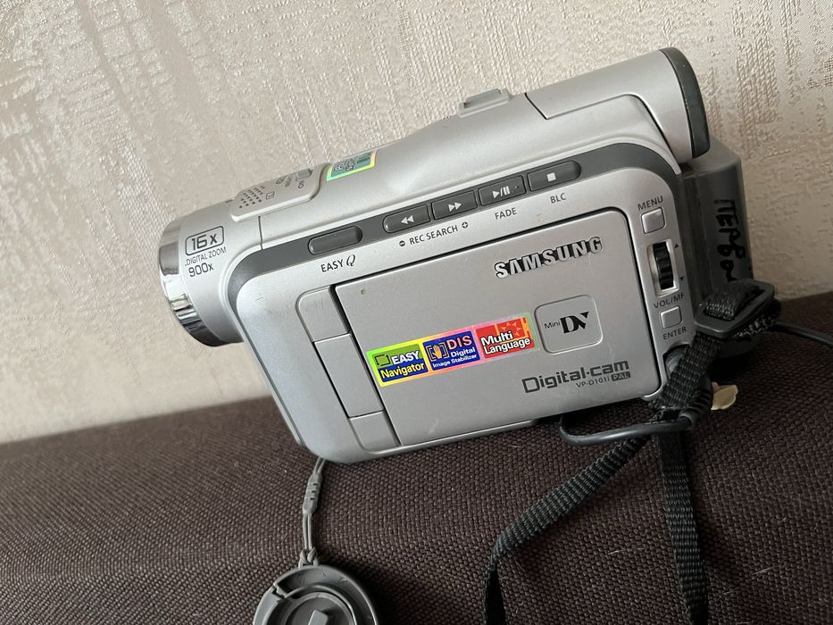 цифрова касетна відеокамера Samsung Digital-cam VP-D101i (PAL).