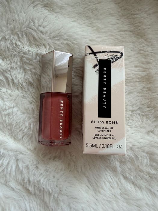Błyszczyk Fenty Beauty Gloss Bomb w odcieniu Fu$$y
