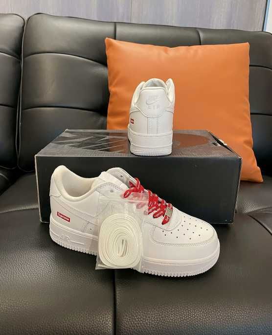 Nike Air Force 1 Low Supreme White R.40