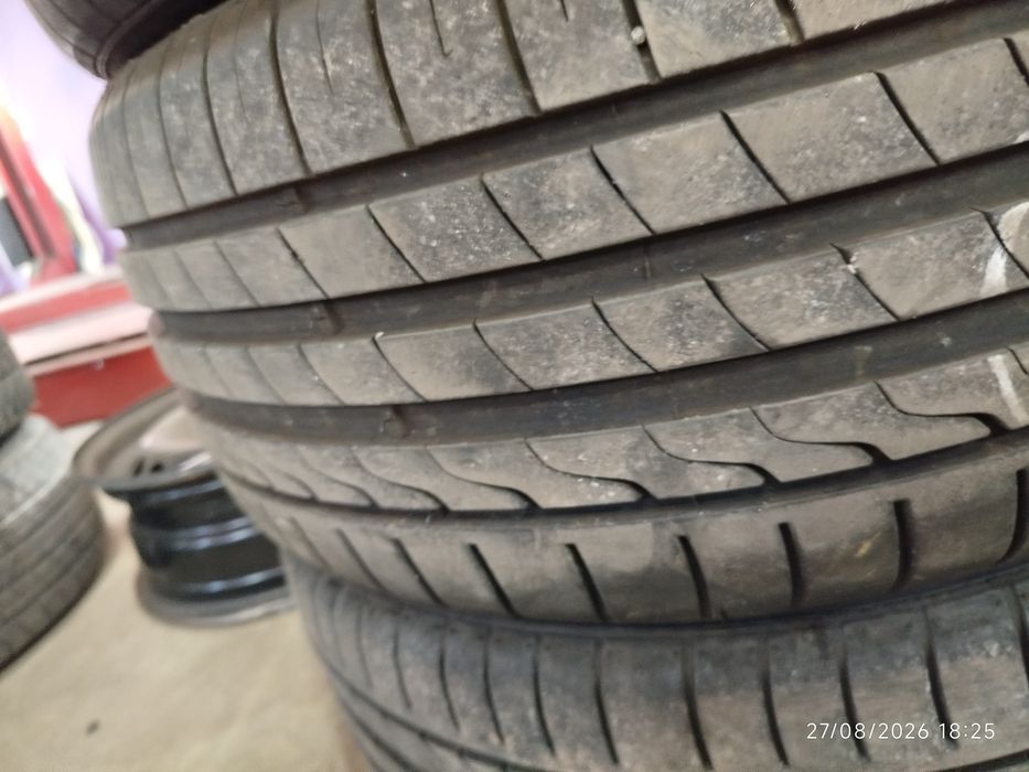 Pneus 235/40R18 c/ 2000 km