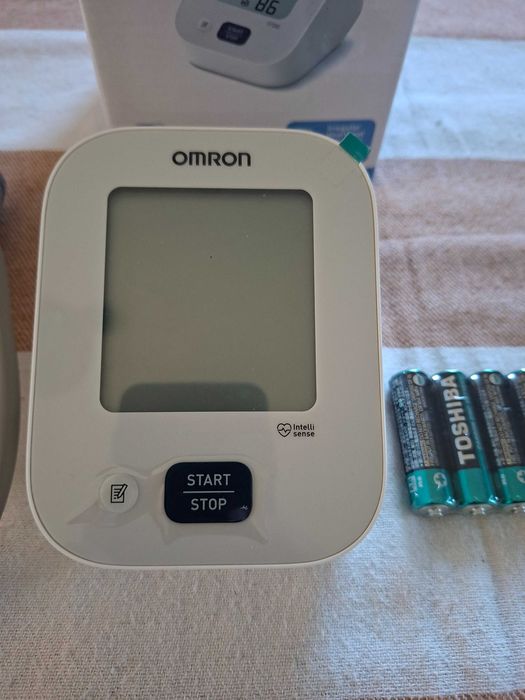 Ciśnieniomierz automatyczny naramienny Omron X2 Essential z technologią