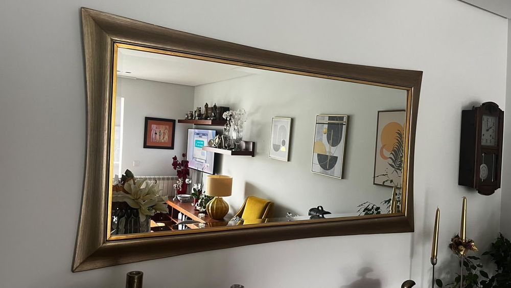 Espelho de sala dourado