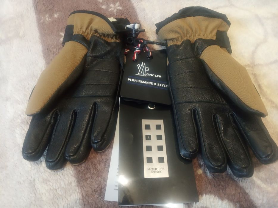 Перчатки Moncler Grenoble