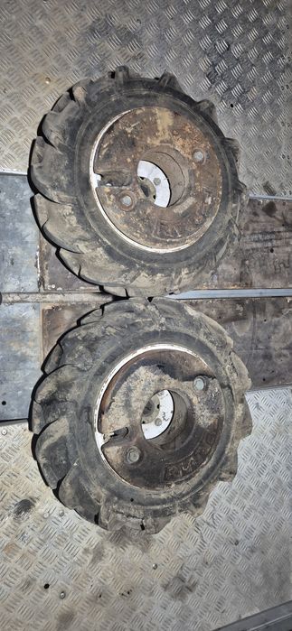 Várias  caixas de motocultivador 8,10,12e 14cv