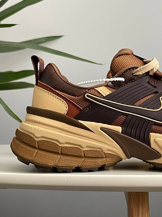 Кросівки Кроссовки Nike V2K Run Lt British Tan повсякденні