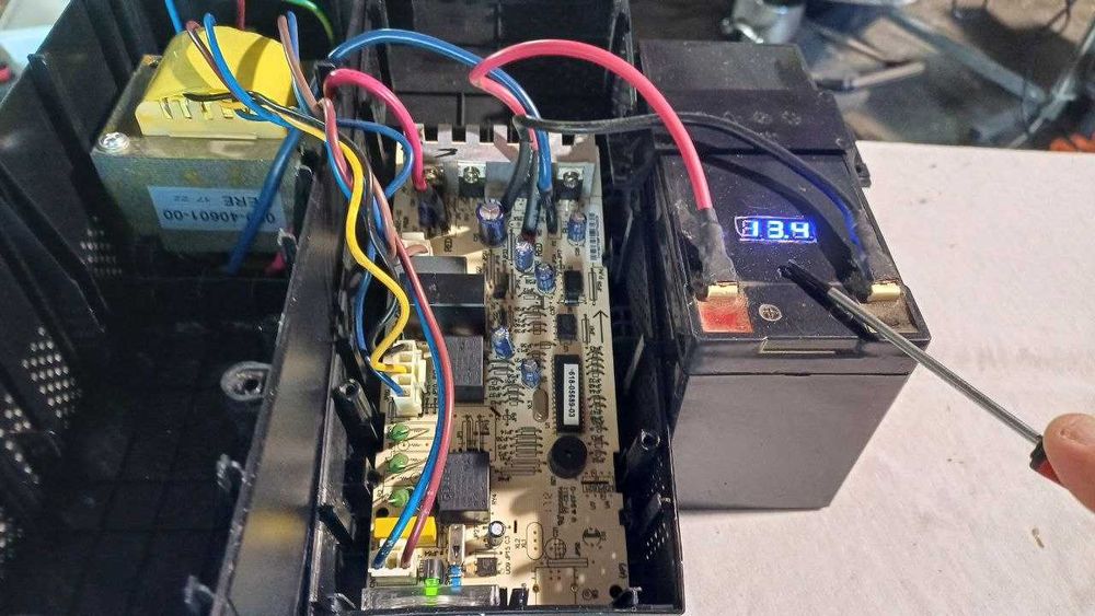 UPS Eaton 5E (SEM Battery)64752239792129122