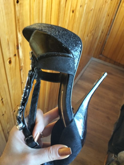 Босоножки черные замшевые с камнями 39 "Buffalo"