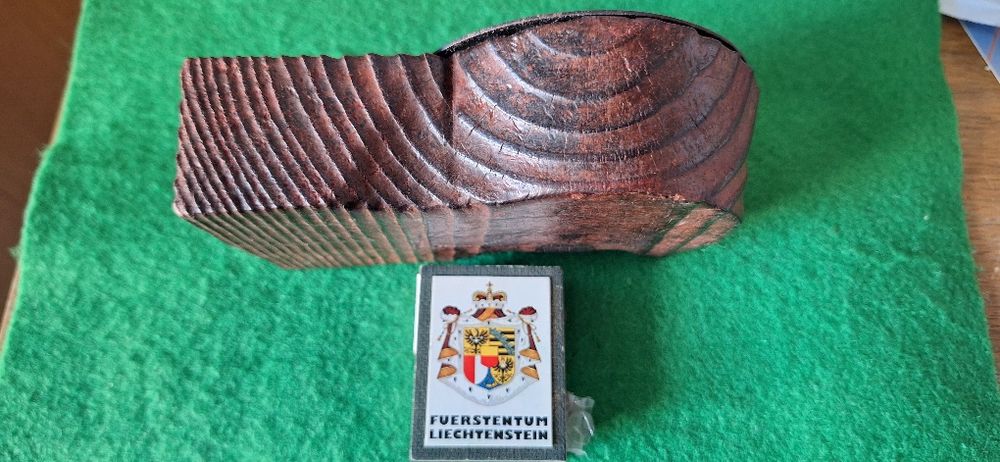 Cinzeiro ferradura madeira  ferro