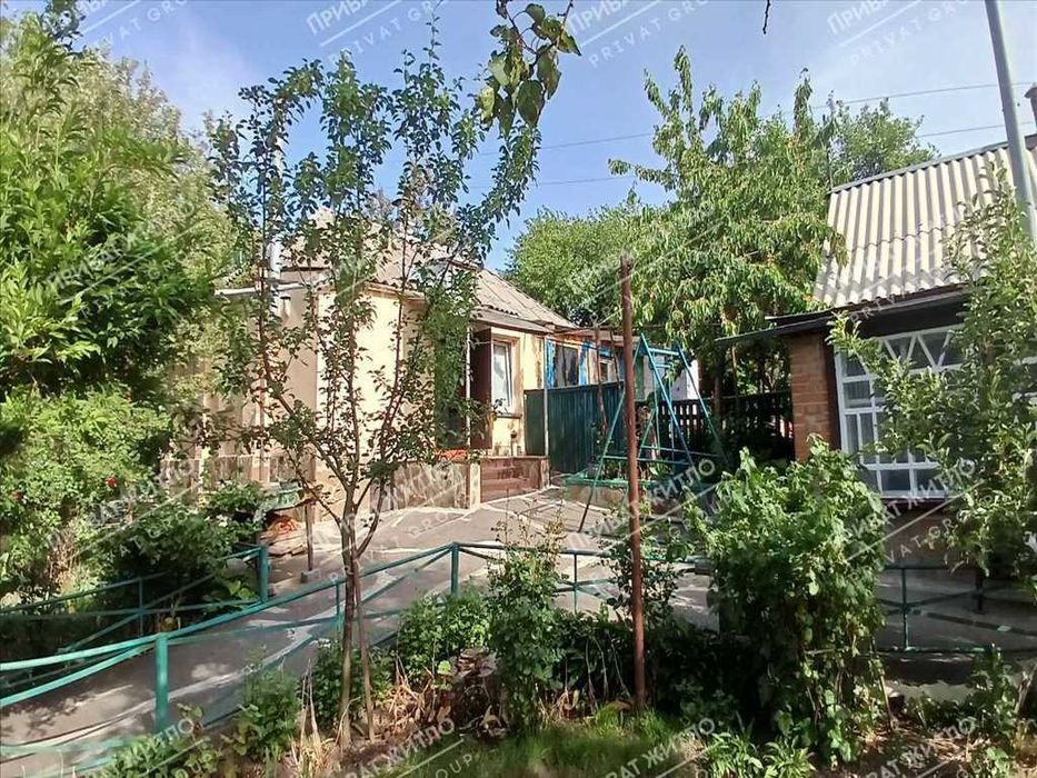 Один будинок добре, а два — ще краще! (Особливо, коли вони поруч!)