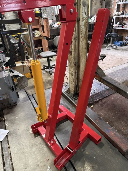 Zuraw warsztatowy 2 tony