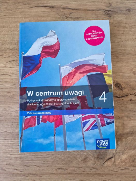 W centrum uwagi 4 Podręcznik do wiedzy o społeczeństwie