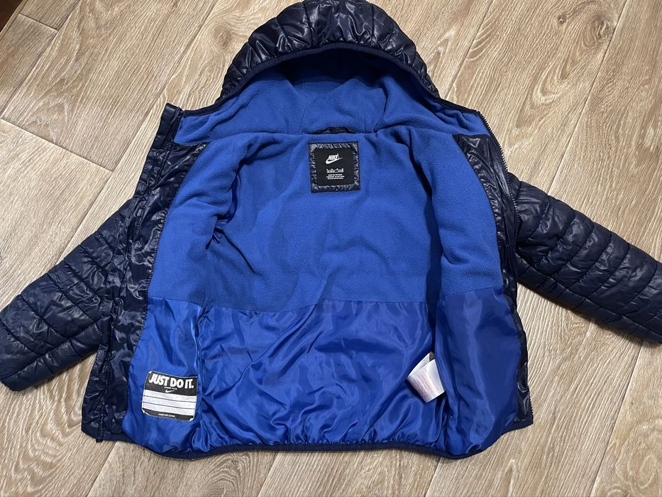 Nike  куртка, р110-116 см