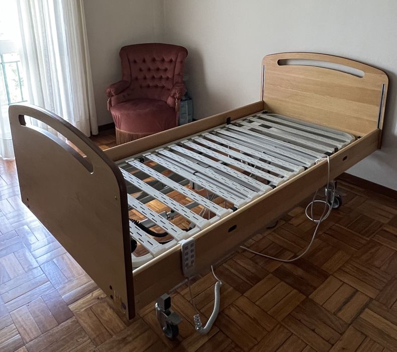 Cama Articulada Elétrica Victory com colchão Anti-Escaras