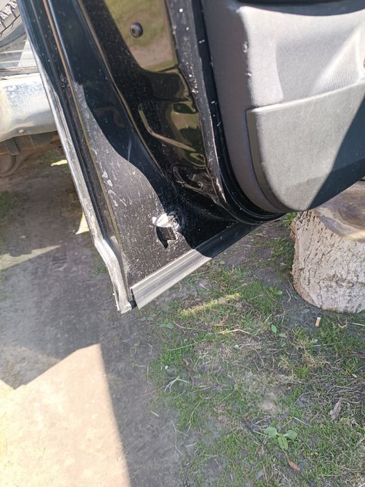 Передня ліва дверка BMW X3 E83 під рихтовку