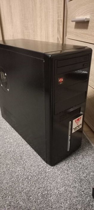 Komputer stacjonarny z monitorem 22 cale