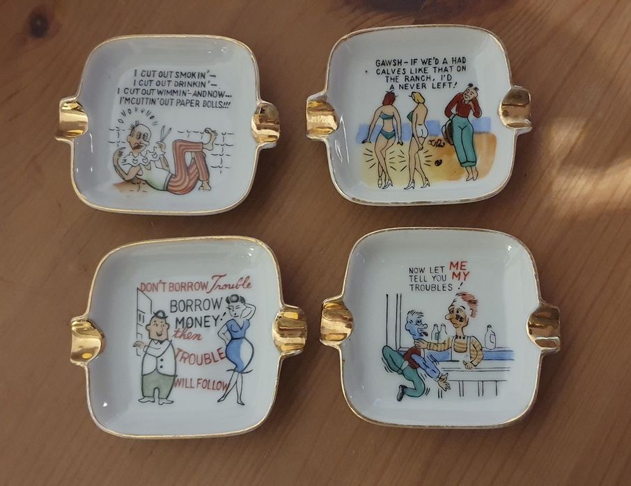 Conjunto de 4 cinzeiros de loiça