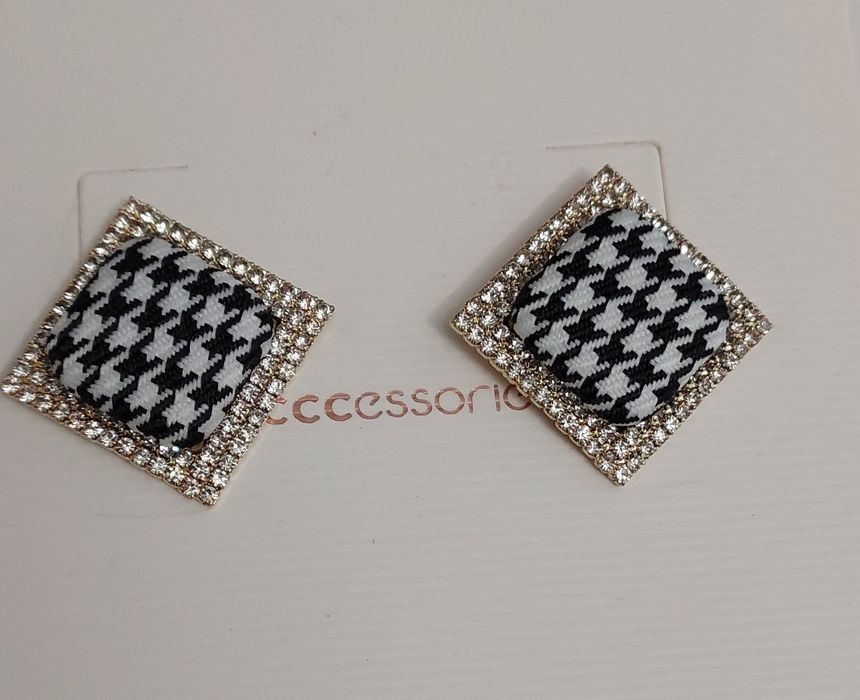 Szykowne kolczyki z cyrkoniami