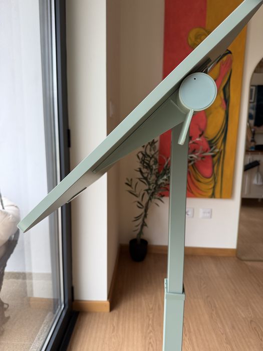 IKEA MITTZON – Mesa regulável com tampo inclinável e rodas