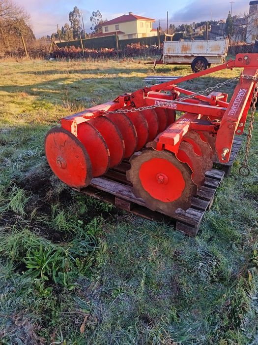 Grade de discos semi nova.