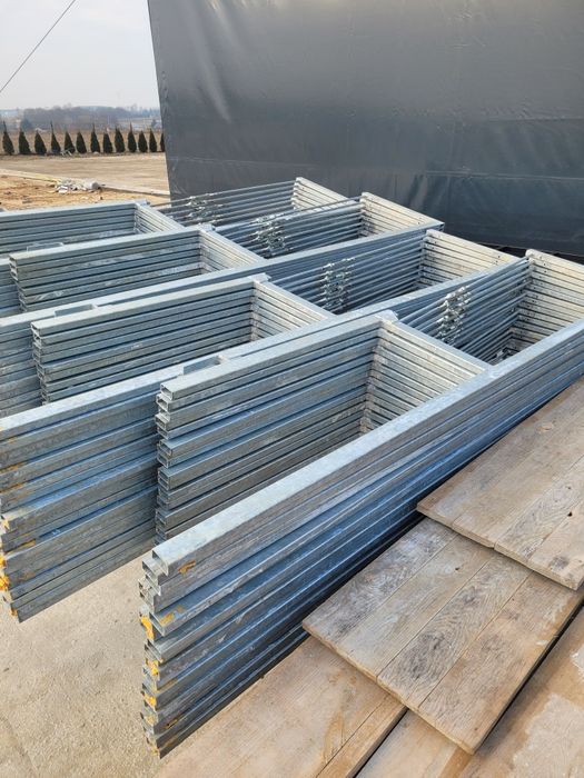 Podpory do ścian z pustaków IZODOM 2000 ocynkowane + gratis