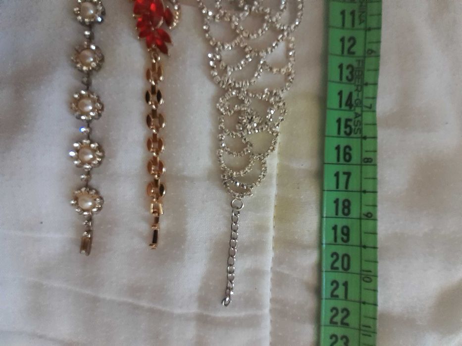 Várias pulseiras da Bijou Brigitte e da Parfois