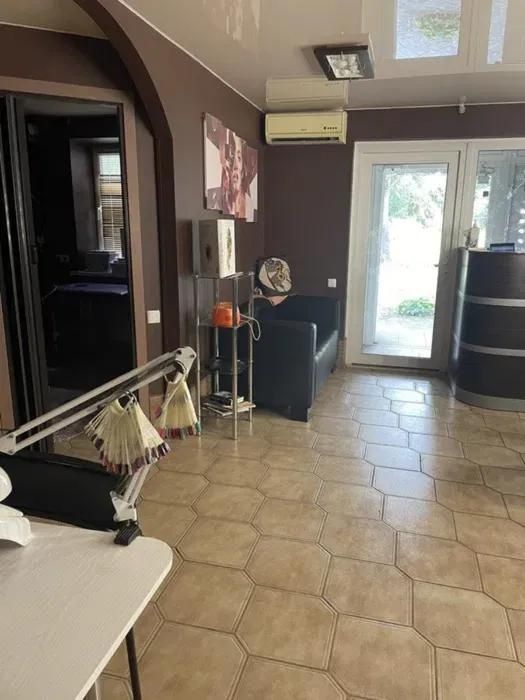 Сдам парикмахерскую ПАТРИОТИЧЕСКАЯ 7.000гр