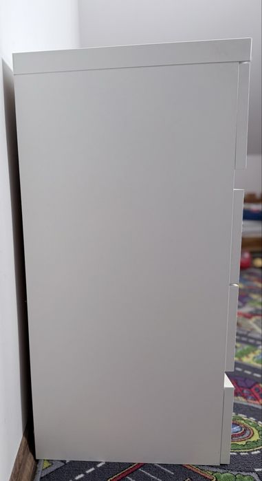 Sprzedam regal z komoda.