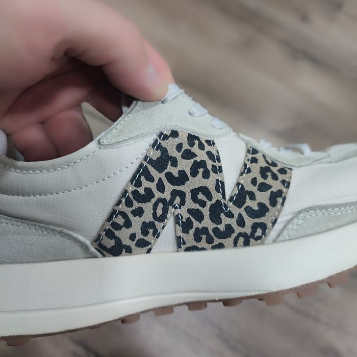 Кросівки New Balance 327 41 розмір