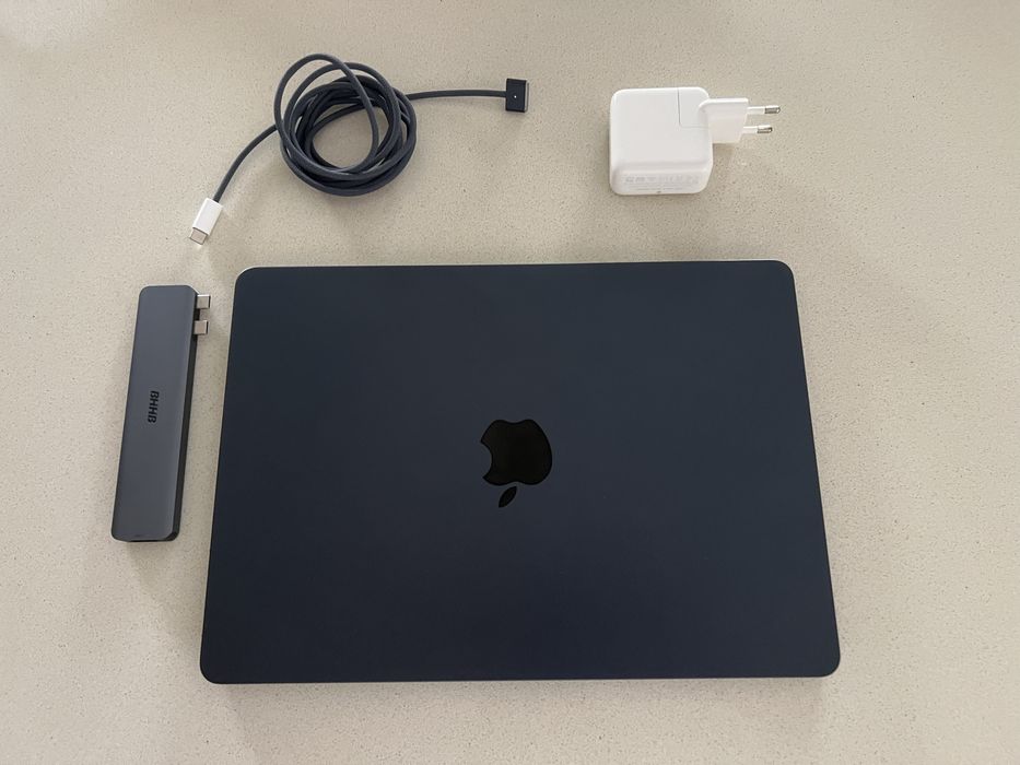 MacBook Air M4 (16GB & 512GB) - Como Novo & Oferta Hub de Portas