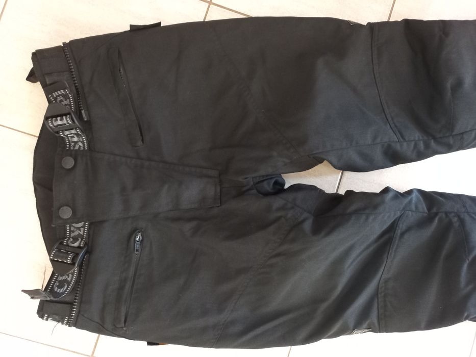 czarne-firmowe spodnie tekstylne z ochraniaczami kolan -rozmiar-M