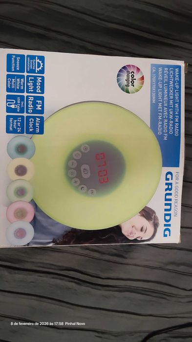 Radio despertador Grundig Led