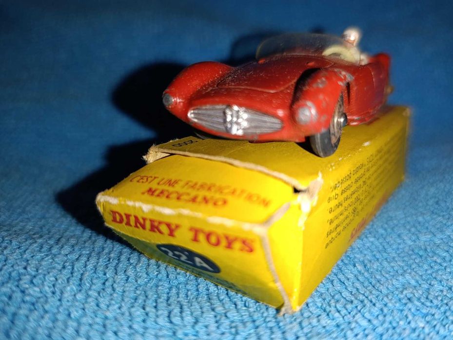 Dinky Toys Maserati Sport 2000