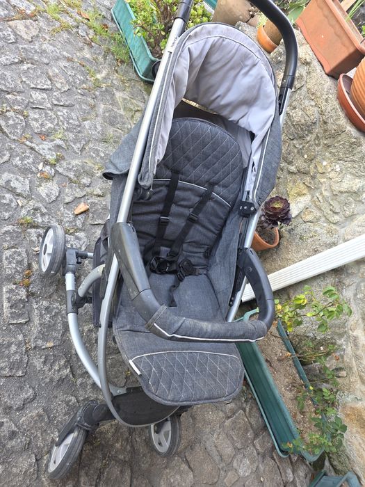 Carrinho de bebê com Alcofra