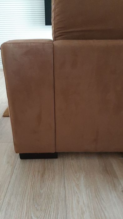 Sofá 3 lugares Pele Pêssego castanho - faz cama interior