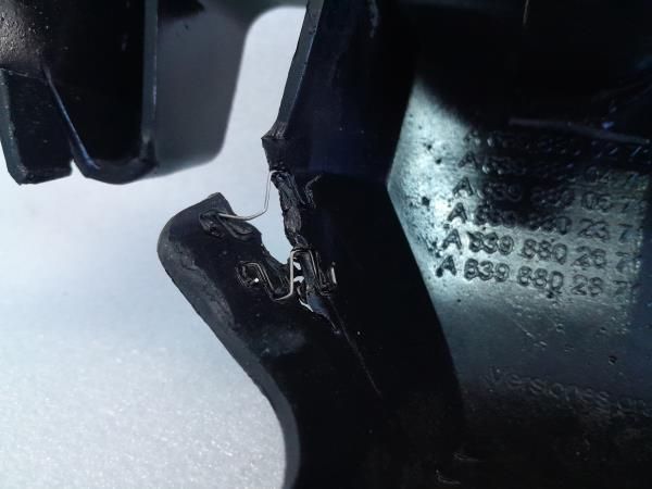 Guia de pára-choques trás direita MERCEDES-BENZ Vito / Vito Combi (W63