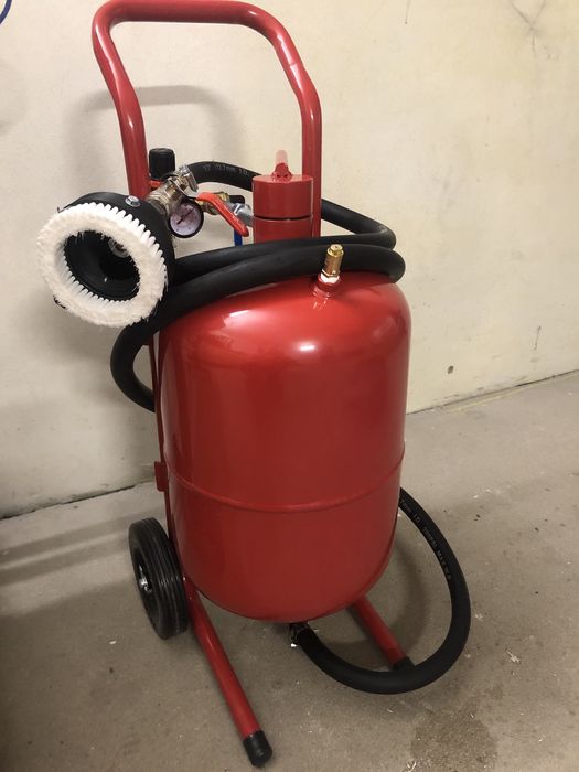 Ploter tnący Piaskarka mobilna 19l do liter nagrobnych w kamieniu