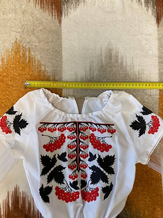 НОВЕ дитяче вишите плаття, зріст 152 см