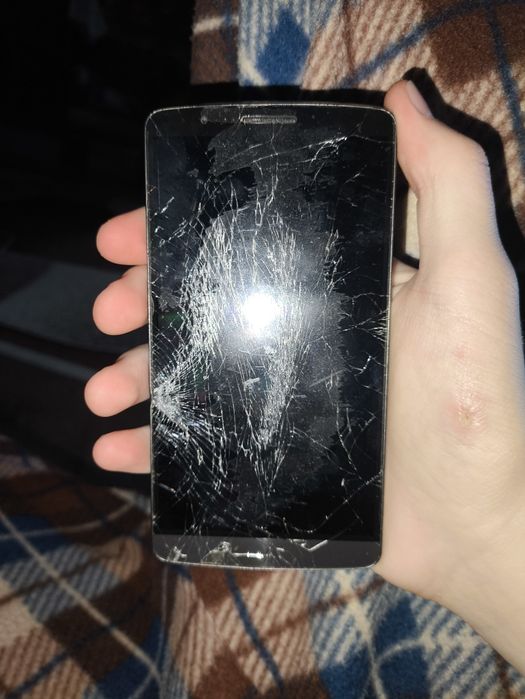Лот телефонов lg2(2) lg3, redmi 7