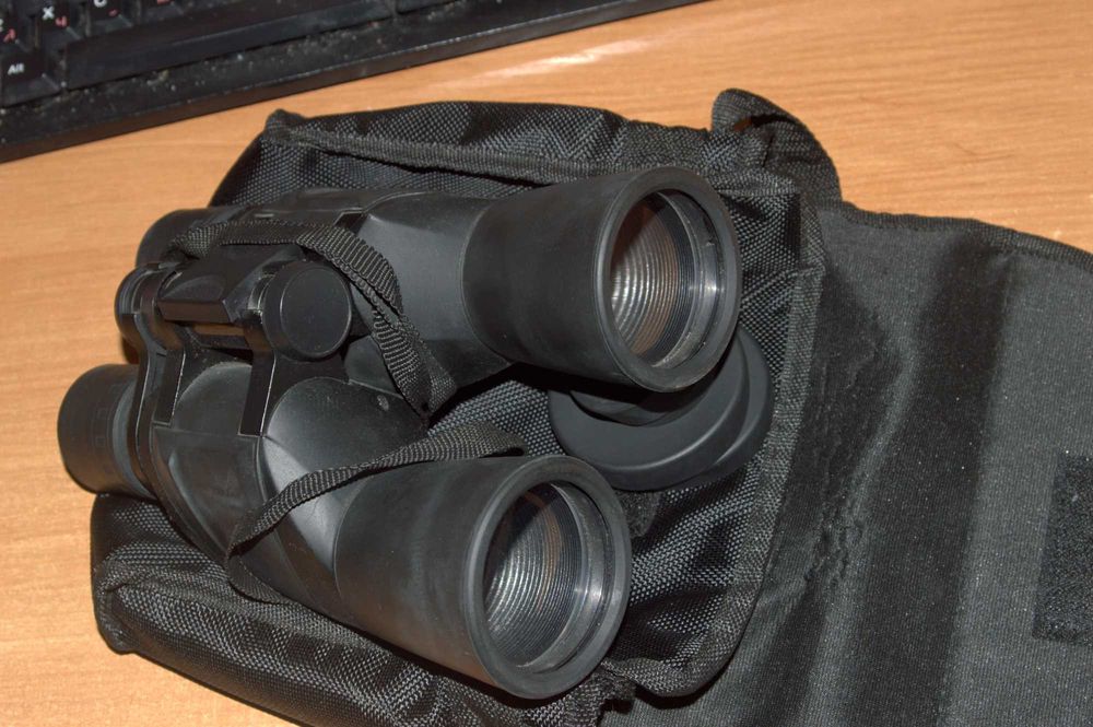 Бінокль Bushnell 10х50