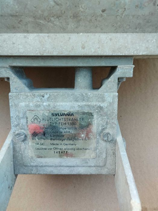 Halogen aluminiowy