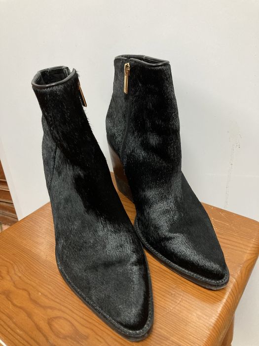 Botas Zílian n40 pretas em pele com pelo