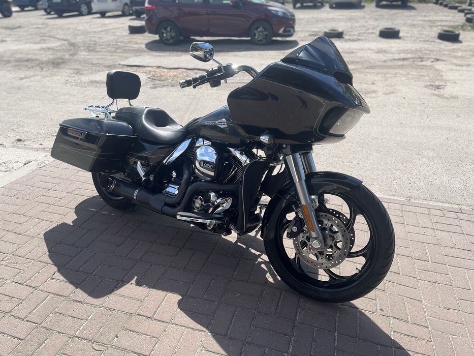 Продаж  Harley Davidson  Road Glide
